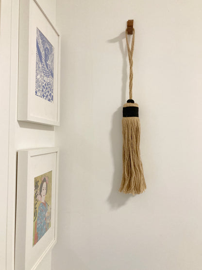 Medium Tassles in Natural Jute